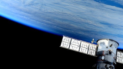 spaceship space planet 101317 3840x2160 e1459490131445